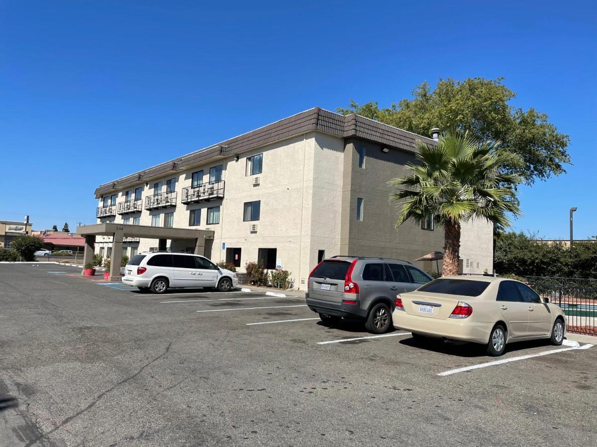 Sutter Inn Yuba City Exterior foto